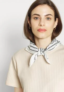 TOP SKIRT SET - Bleistiftrock - 003 - Off-white -Anna Field Verkaufsgeschäft 17d77307363e48c6bd680b42cdfb7bf7