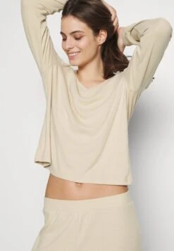 Anna Field Pyjama - Off-white -Anna Field Verkaufsgeschäft 1f950543f22a49e99e0bf827dcb85ca5