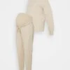 HOODIE WITH JOGGER SET - Kapuzenpullover - Beige 1 HOODIE WITH JOGGER SET - Kapuzenpullover - Beige -Anna Field Verkaufsgeschäft e2dff53c08d148798fa2349104b4f403