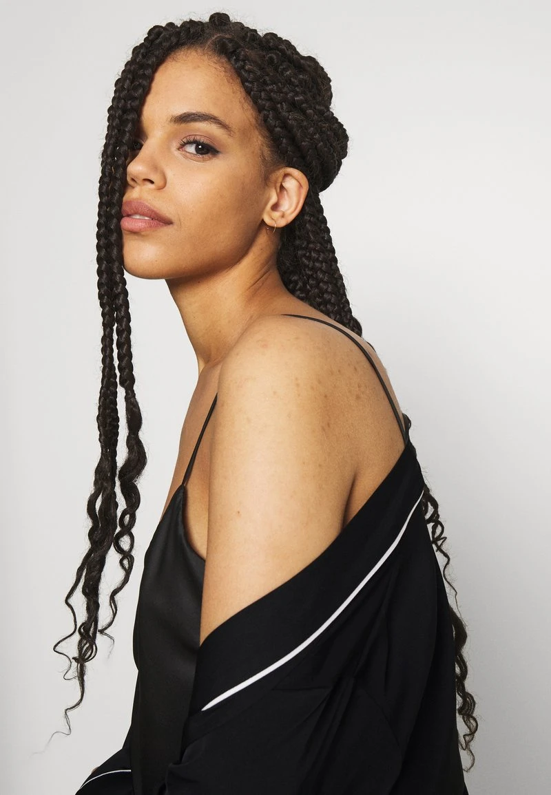 Anna Field AMANDA SATIN DRESSING GOWN - Bademantel - Black 6 Anna Field AMANDA SATIN DRESSING GOWN - Bademantel - Black – Bild 4